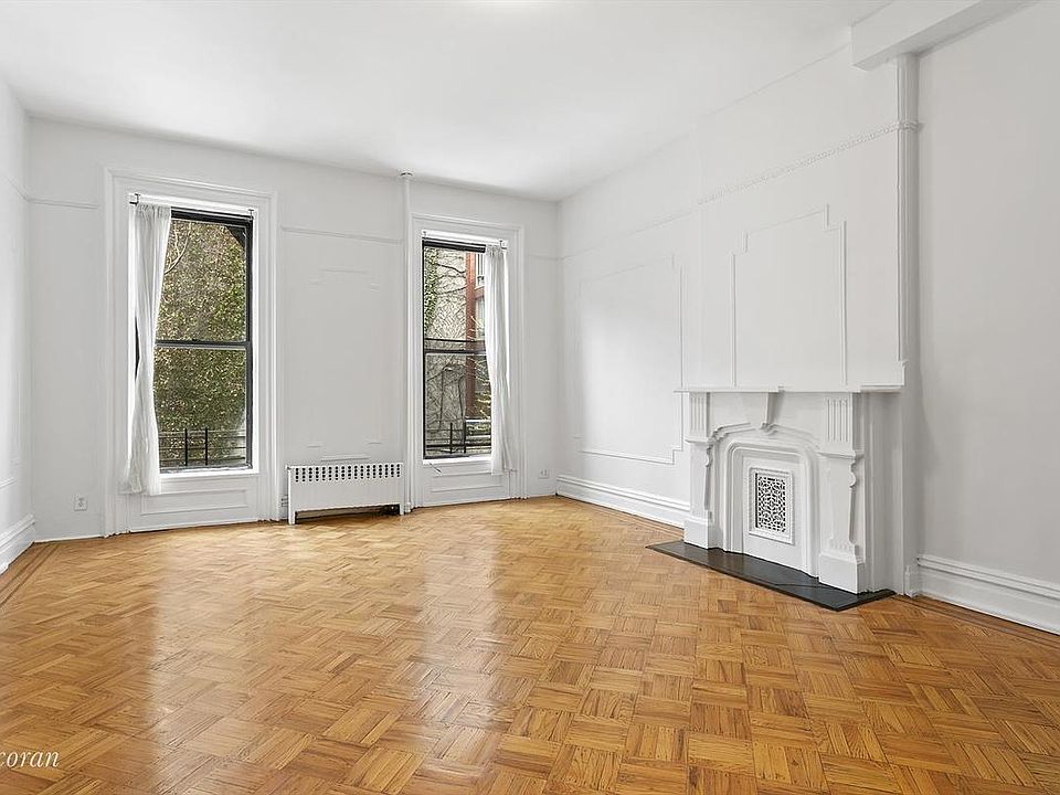 1st image of 294 Saint James Pl APT 1