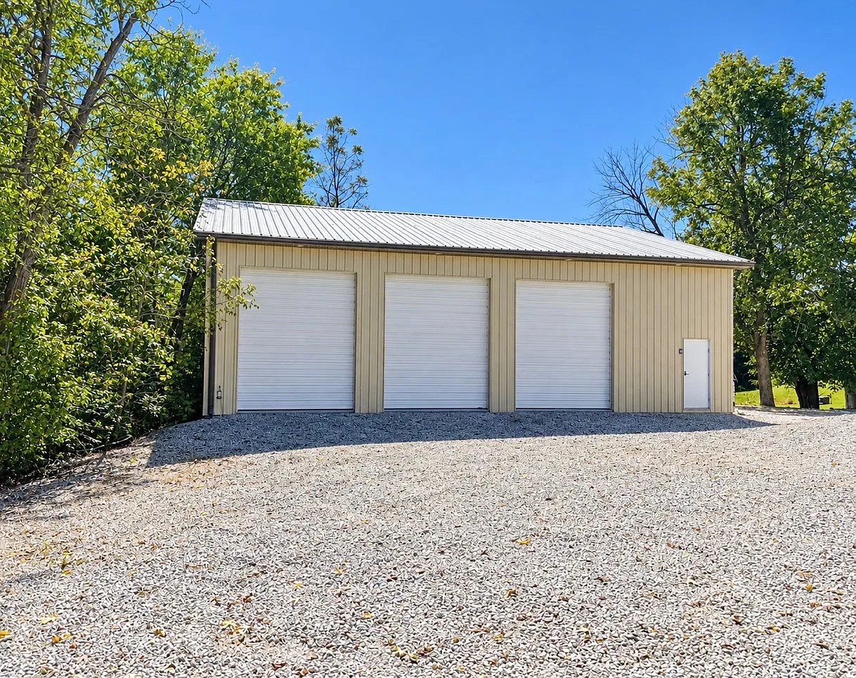 Studio, 2000 sqft, $1,000 — Photo 1