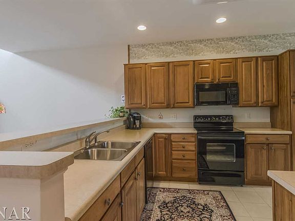 5th image of 6 Laurel Wood Dr