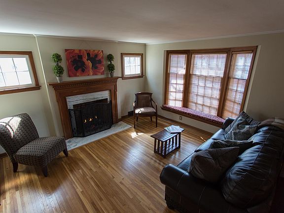 3rd image of 3678 Milton Ave