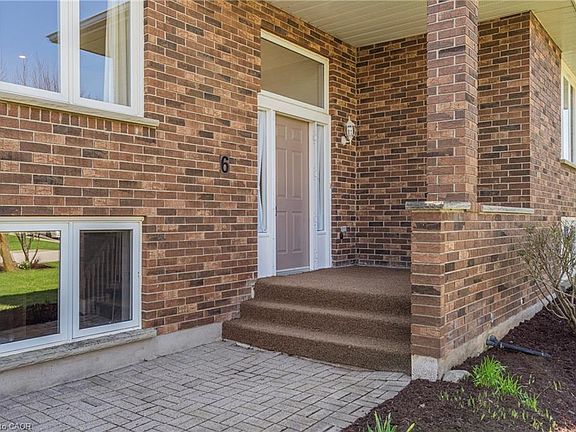 3rd image of 6 Lin Pine Ln