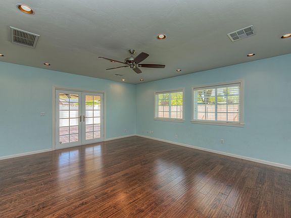 5th image of 824 W Orangewood Ave