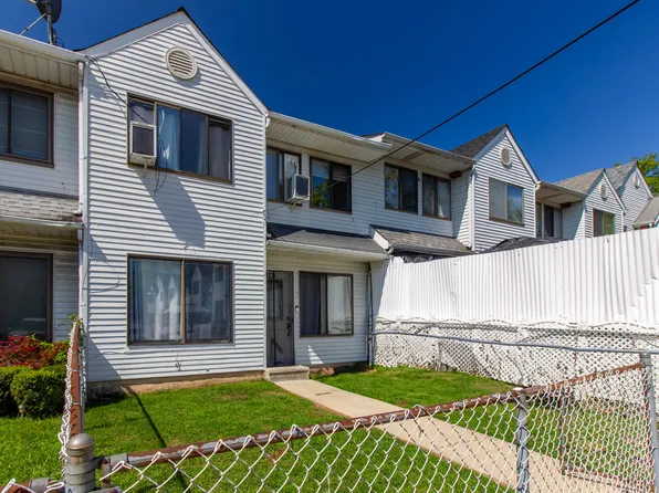 327a Mersereau Avenue A image 1 of 13