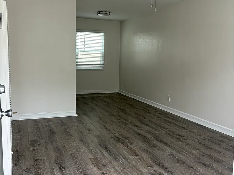 4150 1/2 Estrella Ave — Photo 6