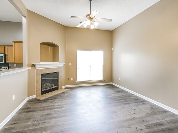 4th image of 4941 Wemberley Dr