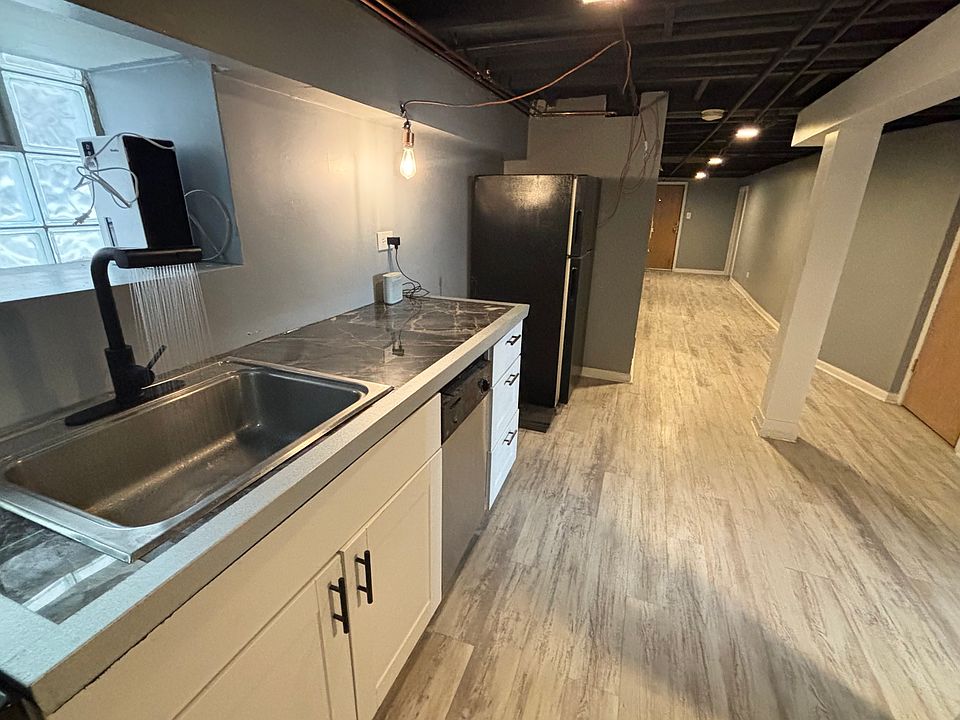 1st image of 925 N Trumbull Ave #B