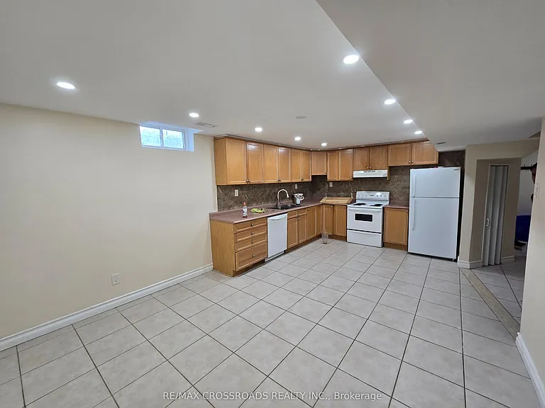 34 Sonley Dr — Photo 3