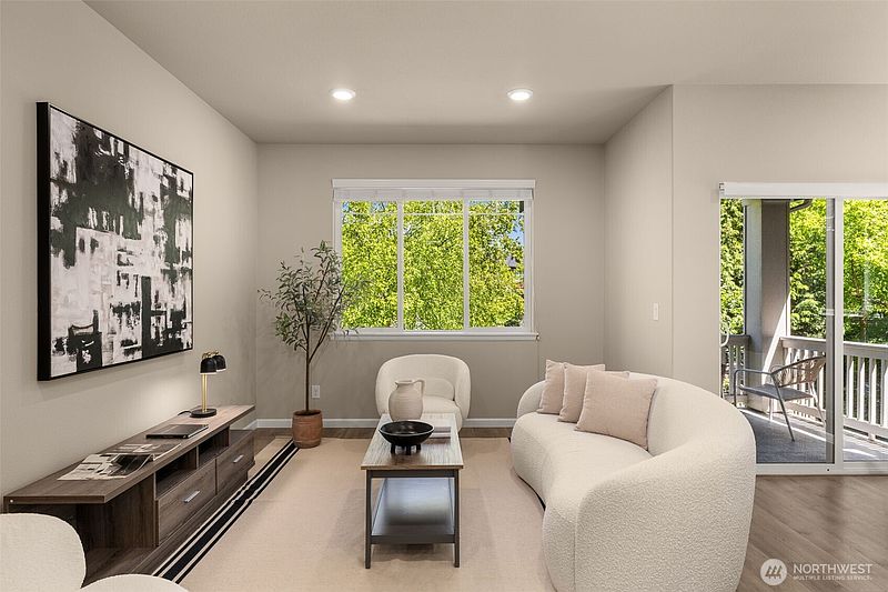 3rd image of 6523 31st Avenue SW