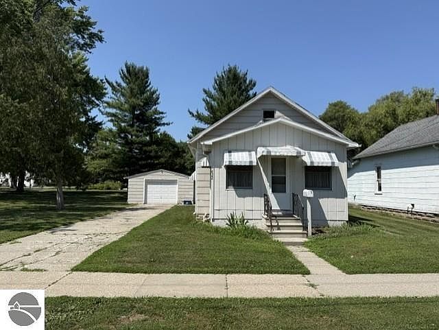 1st image of 622 Mechanic St