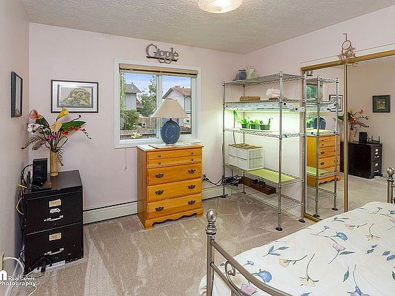 4th image of 10428 Thimble Berry Dr