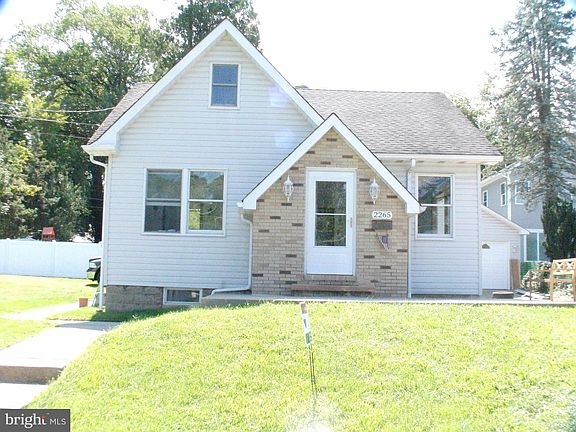 3rd image of 2265 Ogden Ave