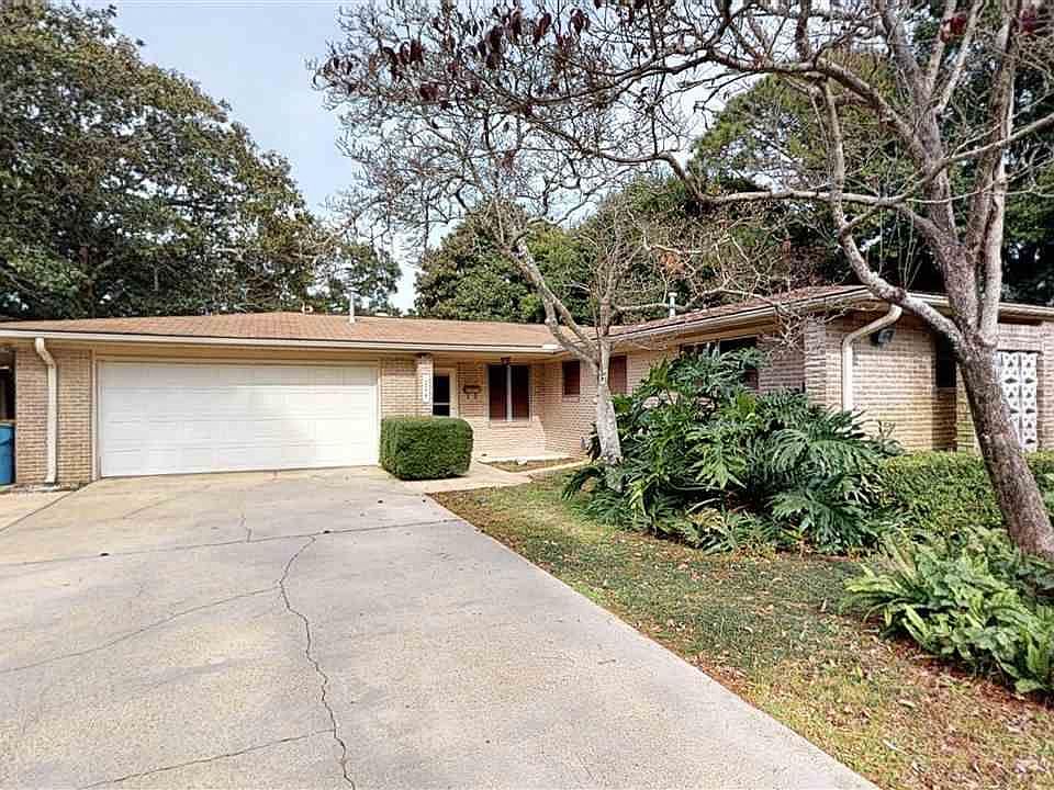 1st image of 204 Hibiscus Ave