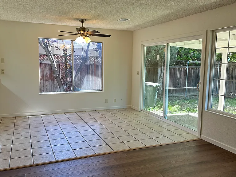 640 Bel Air Way — Photo 4