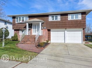 1020 Wood Park Dr, Baldwin, NY 11510