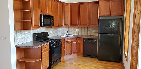 4th image of 3734 N Sheffield Ave #3736