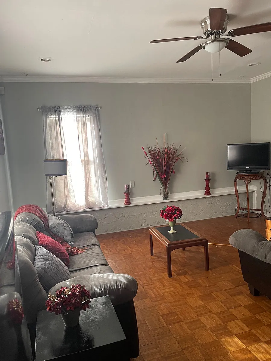 Example of furnished bonus room - Hadrian Ct
