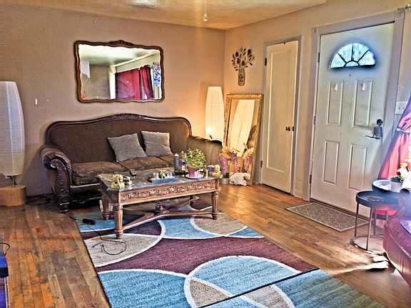 3rd image of 1308 W Stewart Ave