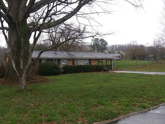 3rd image of 5 Machamer Ct