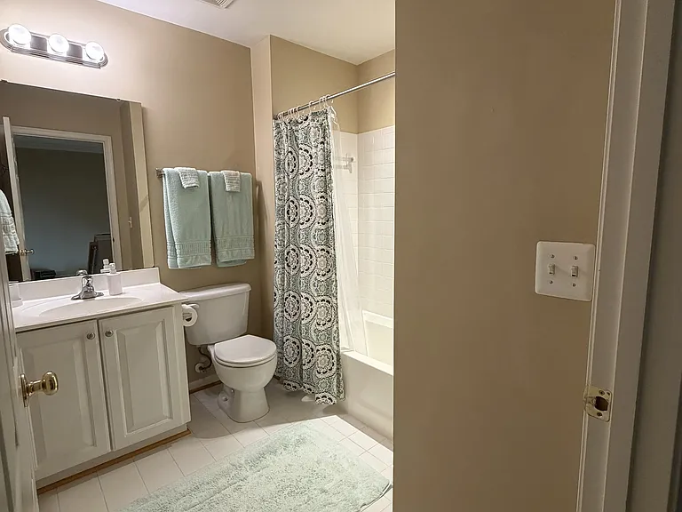 2066 Lockwood Dr — Photo 18