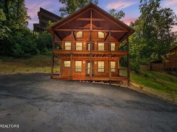 3414 Steven Ct, Pigeon Forge, TN 37863