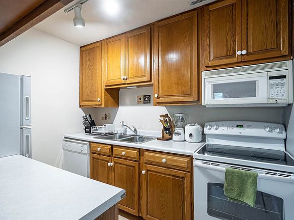 5th image of 1605 21st Avenue Pl