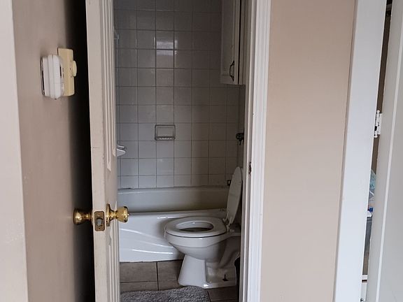 4th image of 318 Lincolnway E #7