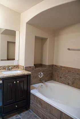 5th image of 3401 Clearview Ln