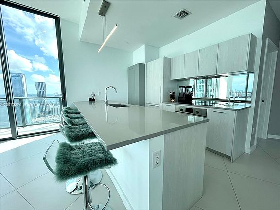 5th image of 501 NE 31st St #Penthouse 4403