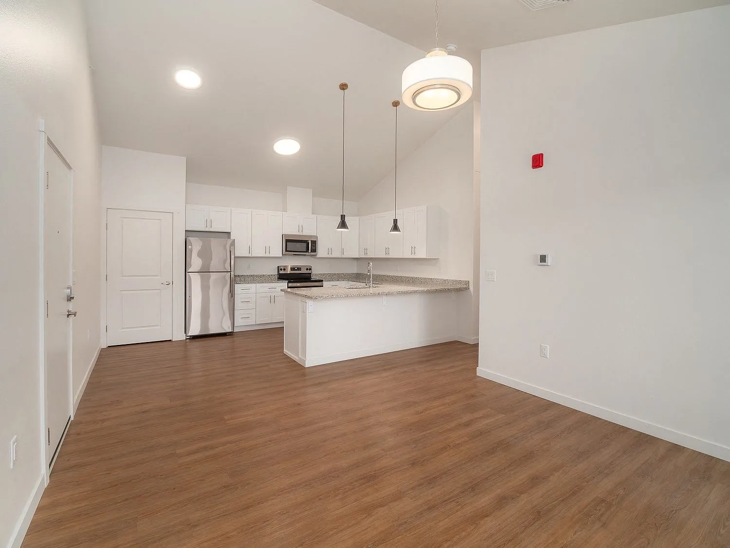 Sunshine Park Apartments — Photo 4