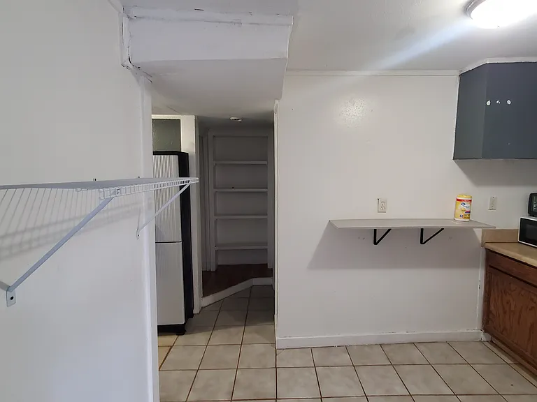 1014 Moreland Ave — Photo 2