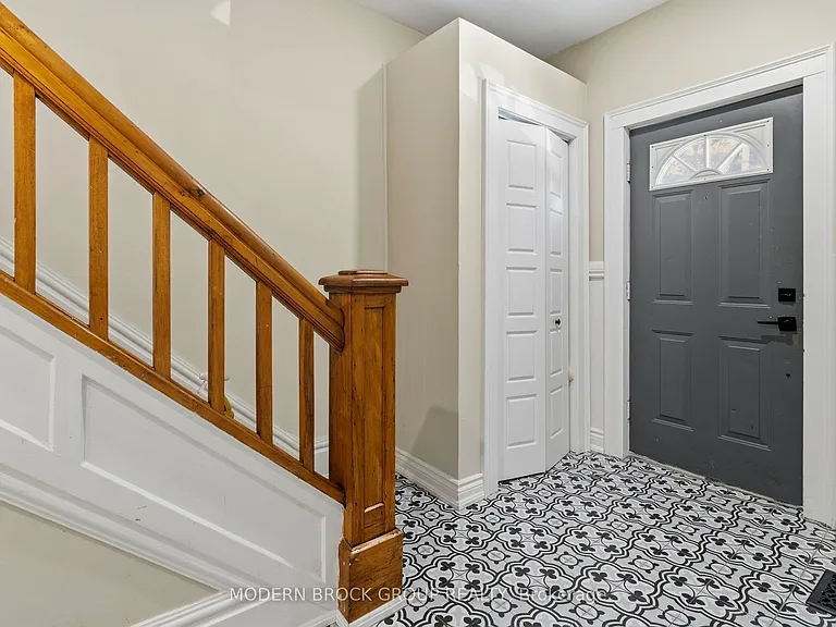322 King St W — Photo 5