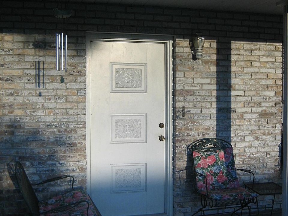 1st image of 2113 Travelers Palm Dr