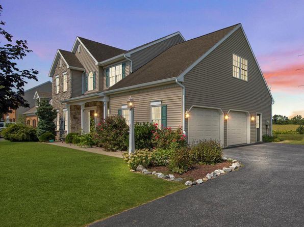 421 Wagonwheel Rd, Lititz, PA 17543
