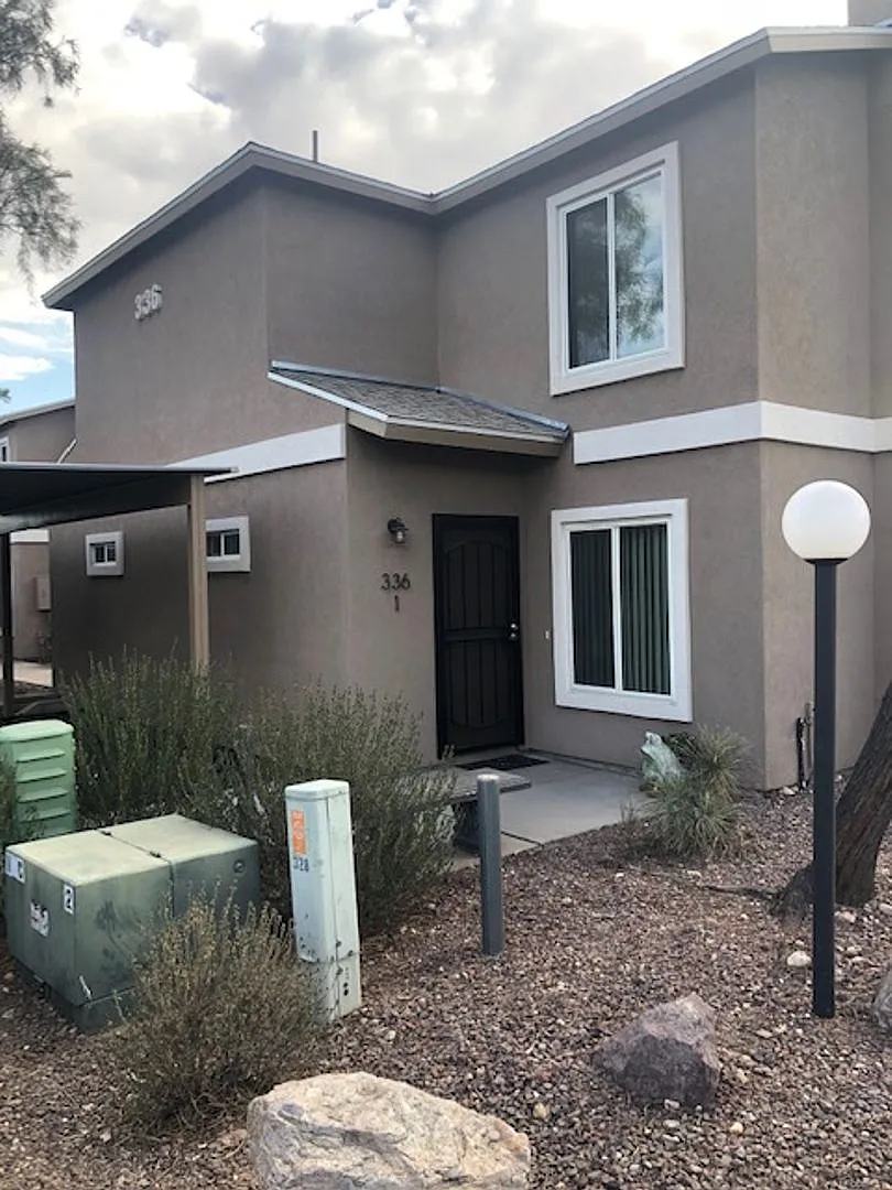 Spacious 2 Bedroom Townhome Available With Washer And Dryer In Unit! First 2 Months Half Off!! — Photo 1