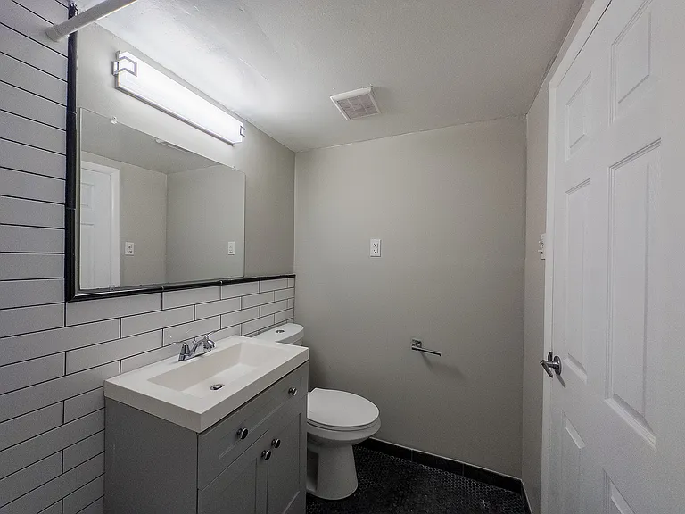 Parkside Apartments — Photo 6