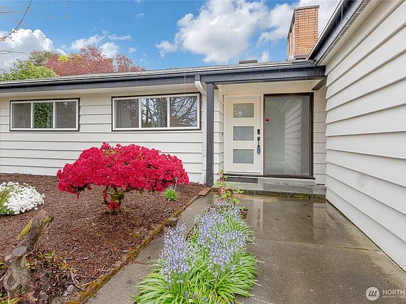 4th image of 10524 43rd Street Ct E