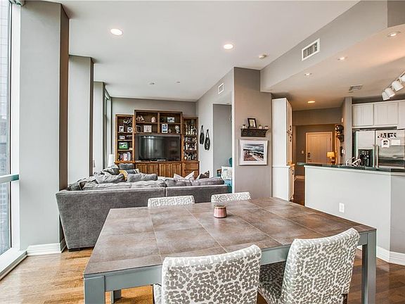 4th image of 500 Throckmorton St APT 1311