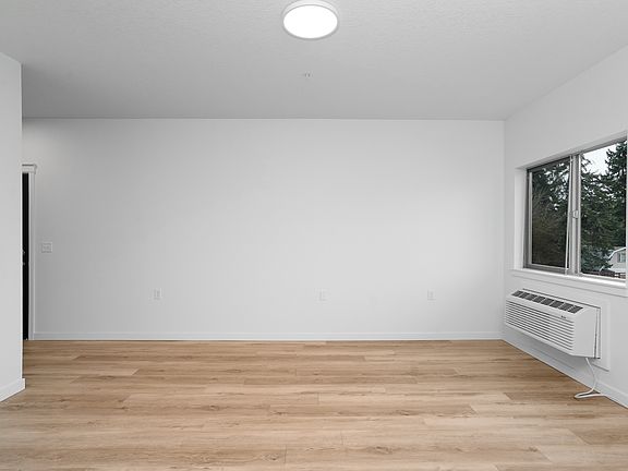 5th image of 316 Hoxton Ave