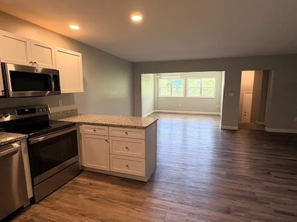 170 Flanders Rd #R7, Niantic, CT 06357