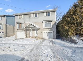 899 James St, Woodstock, ON N4S 1S3