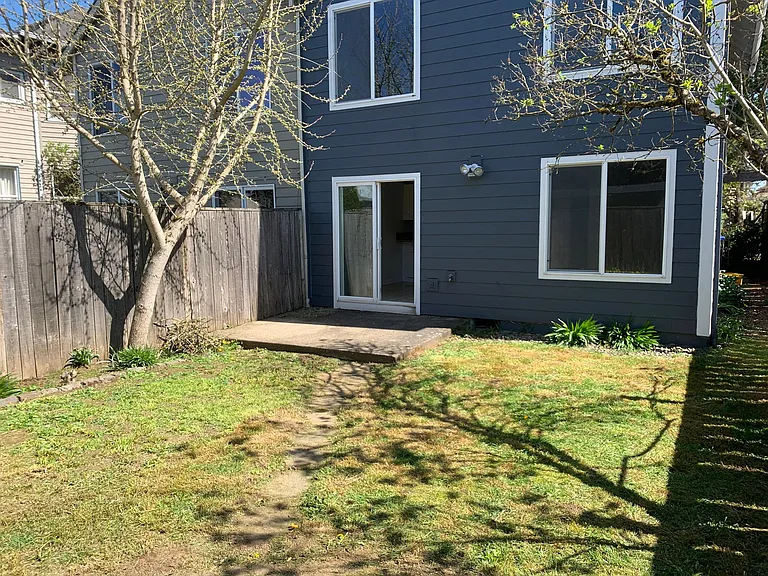 4625 NE 11th Ave — Photo 18