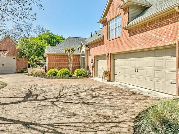 4th image of 130 Thornhill Cir