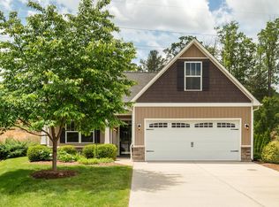 35 Foxtail Ct, Hendersonville, NC 28792