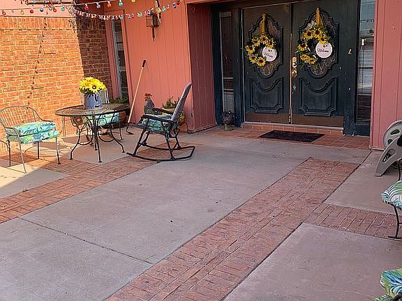 4th image of 1164 W 51st Ln