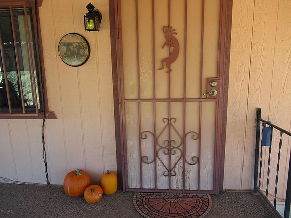 5th image of 5055 S Santa Claus Ave