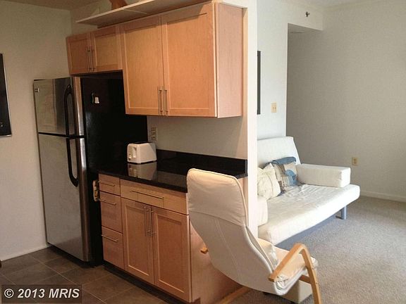 3rd image of 1211 S Eads St APT 413