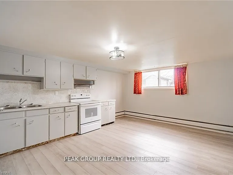 248 Bertie St #LOWER — Photo 7