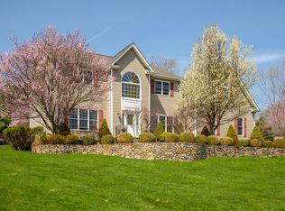 48 Kayla Ln, Mahopac, NY 10541