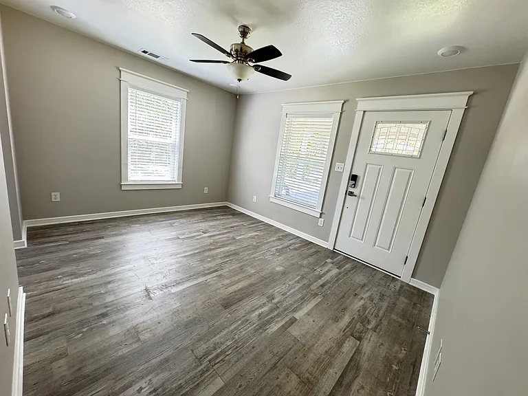 115A Montrose Dr — Photo 10