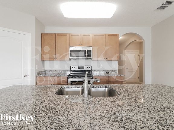 5th image of 325 Aberdeen Dr